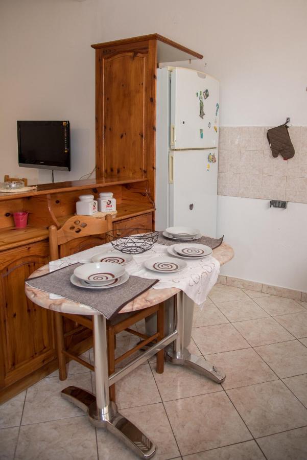 Sette Isole Countryside Apartment Athani Exterior photo