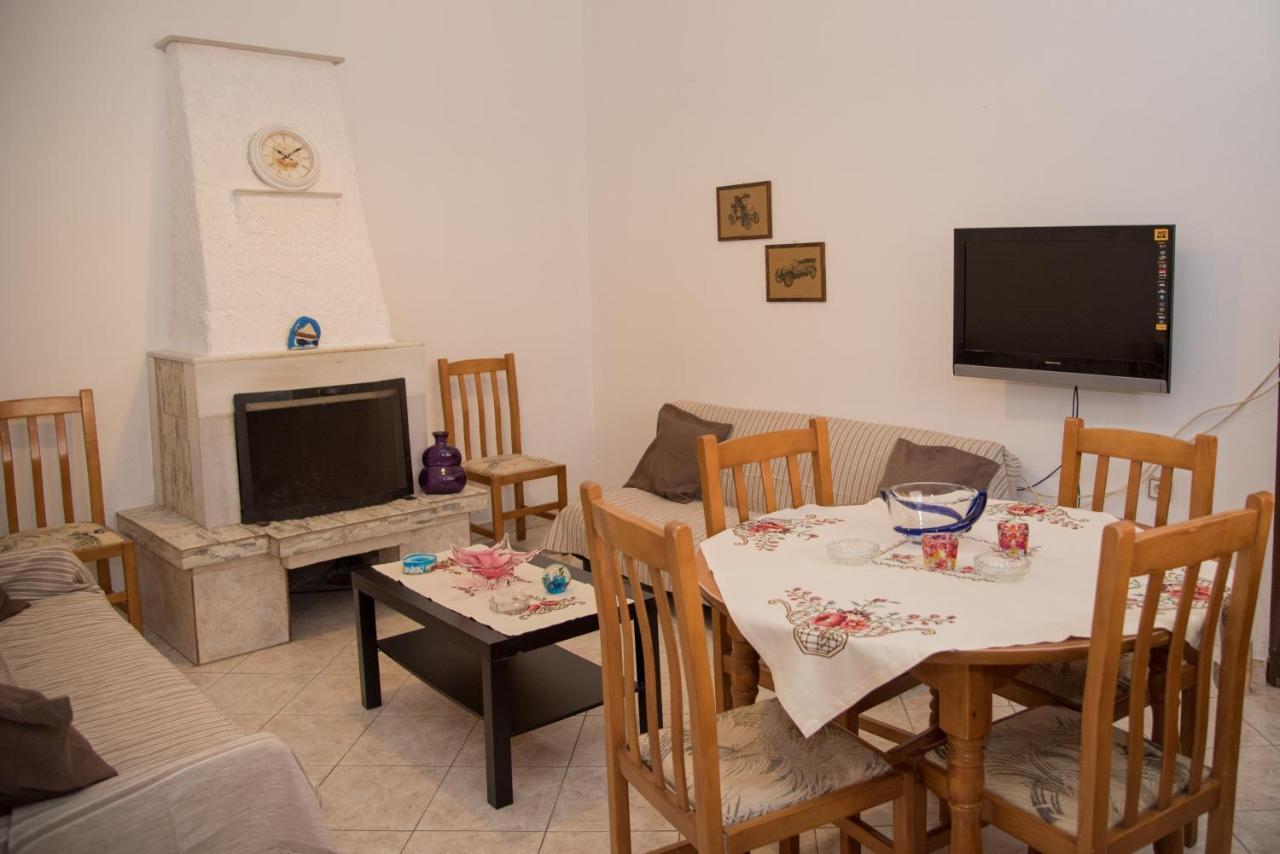 Sette Isole Countryside Apartment Athani Exterior photo
